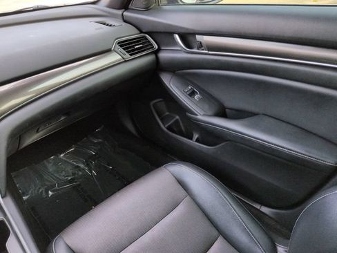 Used 2018 Honda Accord Sport image 16