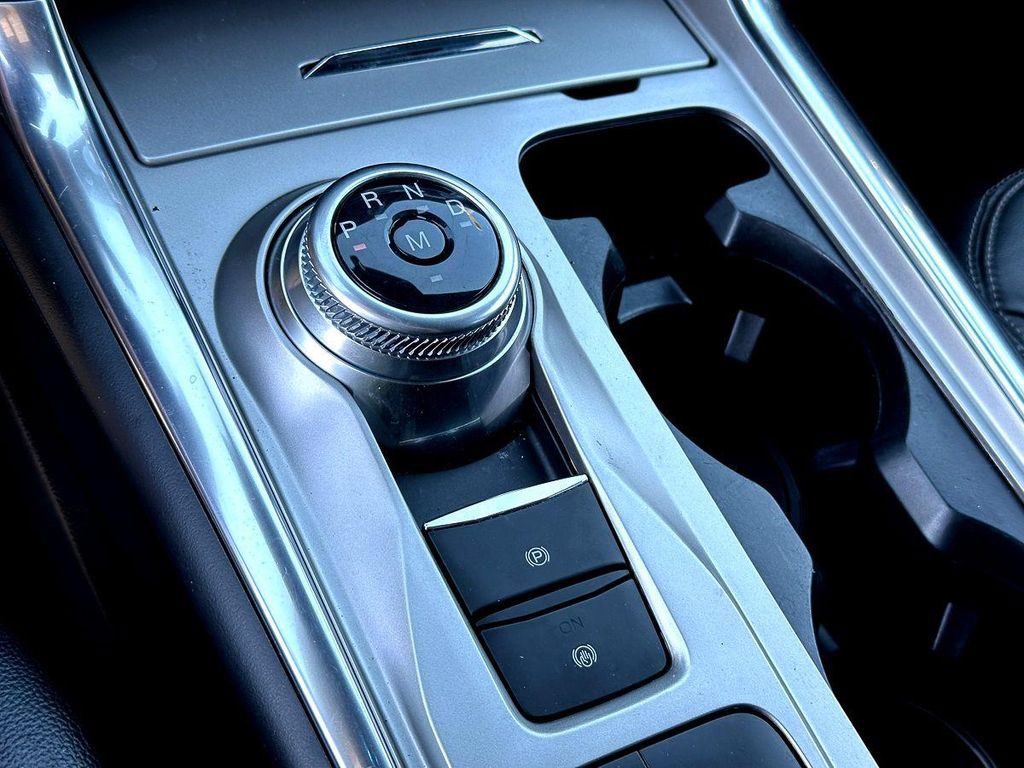 Used 2020 Ford Explorer Limited RWD image 18