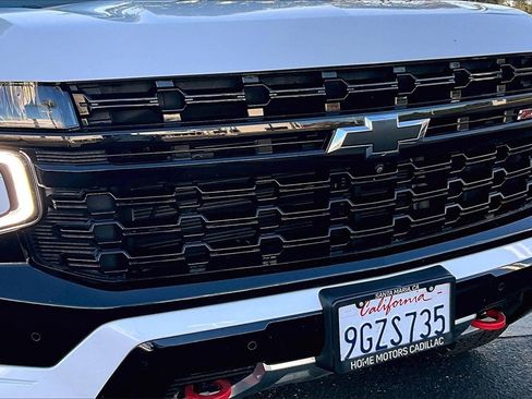 Used 2023 Chevrolet Tahoe Z71 w/ Luxury Package image 28