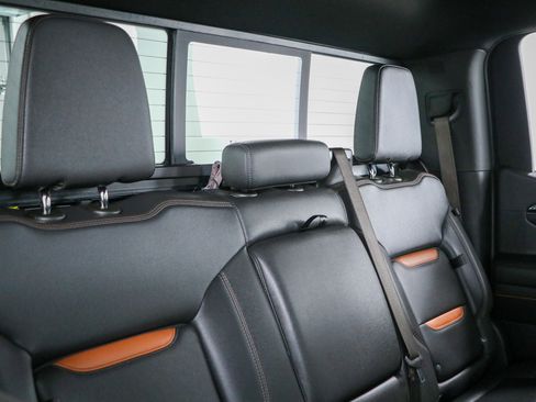 Used 2024 GMC Sierra 1500 AT4 w/ Technology Package AWD/4WD image 31