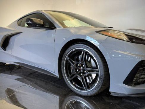 Used 2024 Chevrolet Corvette Stingray Premium Cpe w/ Z51 Performance Package RWD image 21