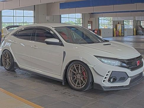 Used 2018 Honda Civic Type R image 3