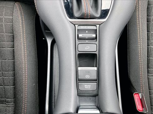 Used 2025 Honda HR-V Sport image 33
