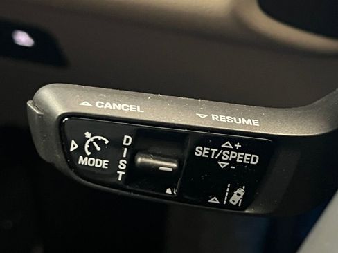 Certified 2025 Porsche Macan Electric image 48