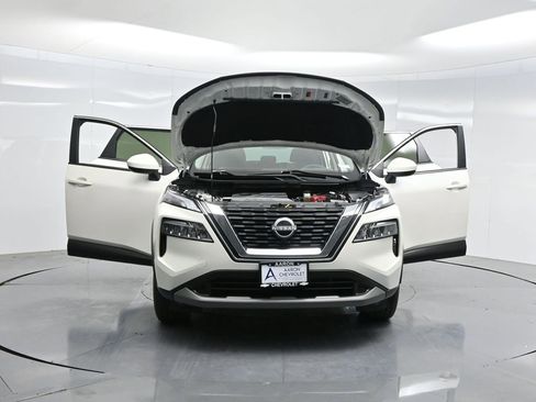 Used 2023 Nissan Rogue SV image 45
