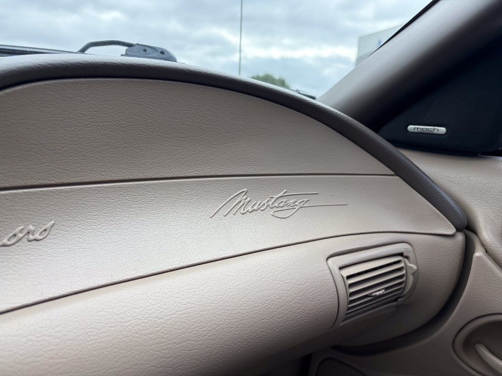 Used 2004 Ford Mustang GT RWD image 13