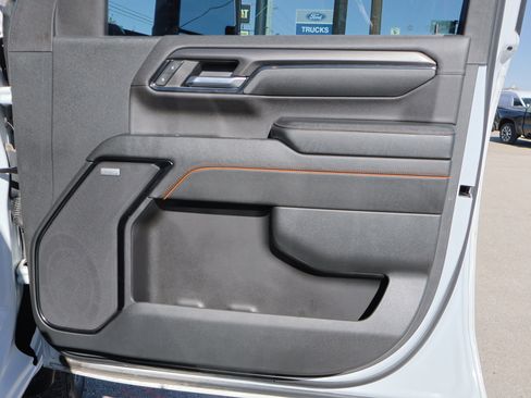 Used 2024 GMC Sierra 2500 AT4 w/ AT4 Premium Plus Package image 38