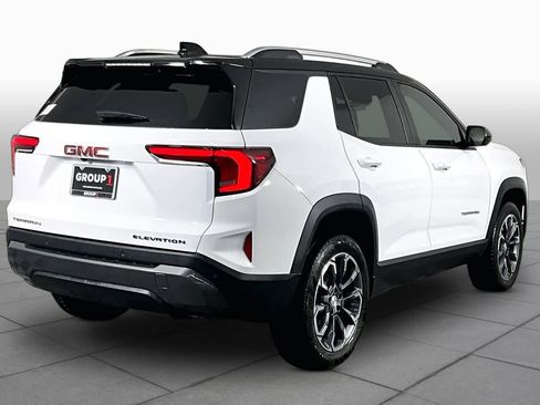 Used 2026 GMC Terrain Elevation w/ Elevation Premium Package FWD image 13