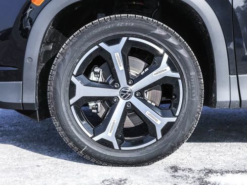 Used 2026 Volkswagen Tiguan SE AWD/4WD image 15