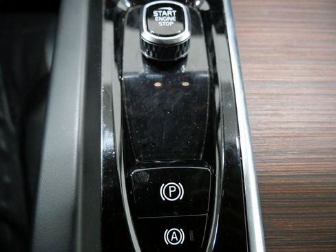 Used 2024 Volvo S60 B5 Plus image 23