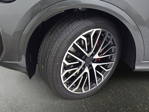 New 2026 Audi SQ5 Prestige image 32