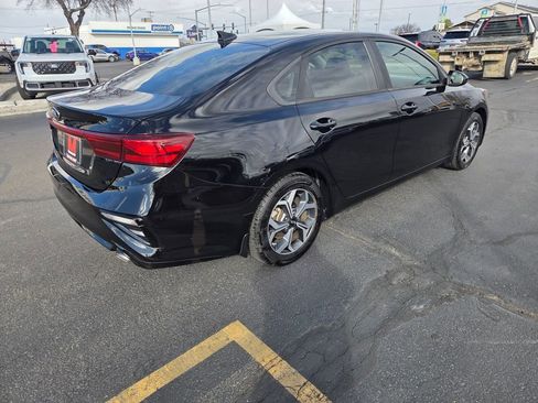 Used 2019 Kia Forte LXS image 3