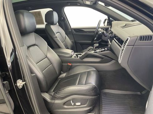 Used 2019 Porsche Cayenne AWD/4WD image 23