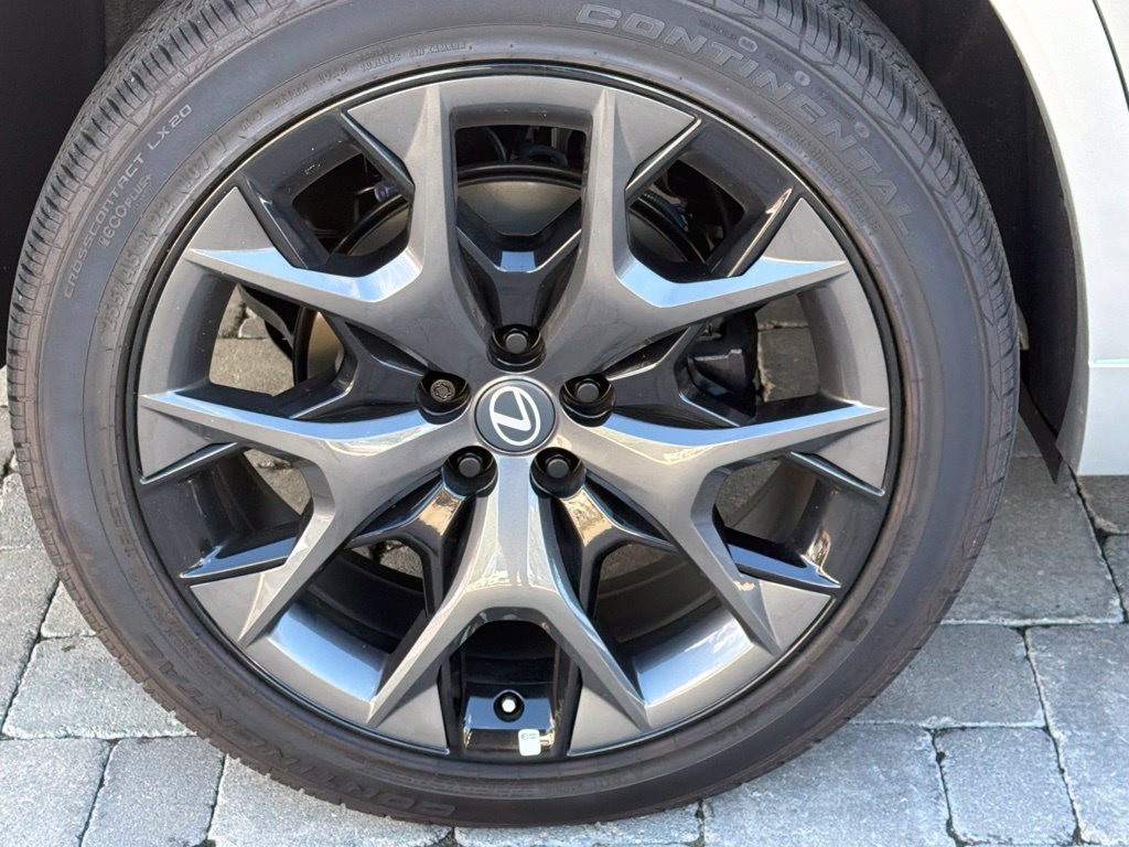 Certified 2026 Lexus TX 500h AWD w/ Technology Package image 9