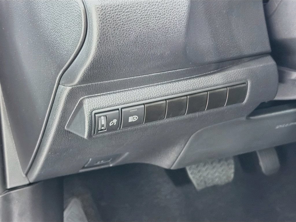Used 2024 Toyota Corolla LE FWD image 10