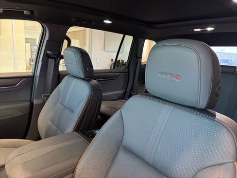 Used 2025 GMC Acadia AT4 w/ LPO, Floor Liner Package AWD/4WD image 16
