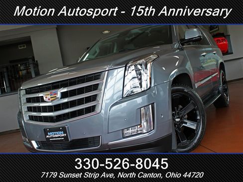 Used 2020 Cadillac Escalade Luxury AWD/4WD image 42