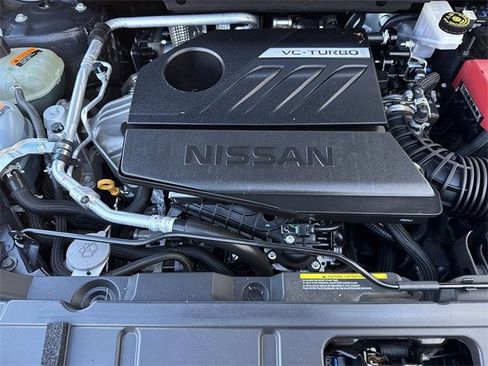 Used 2023 Nissan Rogue SV image 32