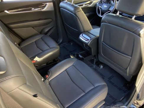 Certified 2025 Cadillac XT6 Premium Luxury image 15