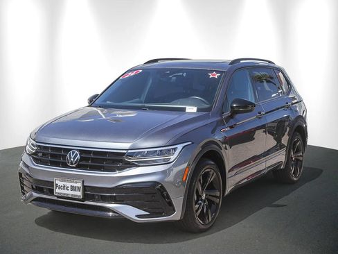 Used 2024 Volkswagen Tiguan SE R-Line FWD image 3