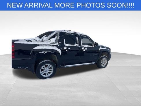 Used 2012 Chevrolet Avalanche LT w/ Suspension Package, Off-Road image 7