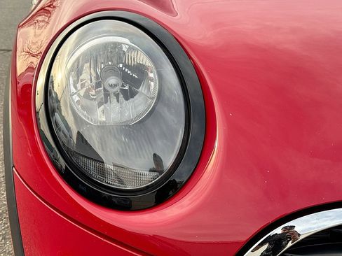 Used 2019 MINI Cooper 4-Door Hardtop w/ Signature Upholstery Package image 38