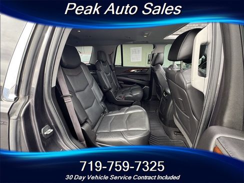 Used 2017 Cadillac Escalade Luxury image 35
