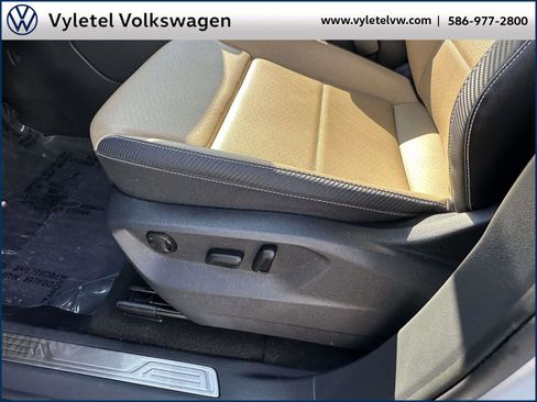 Certified 2023 Volkswagen Atlas Cross Sport SE image 19