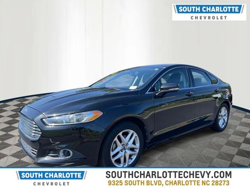 Used 2013 Ford Fusion SE FWD image 1