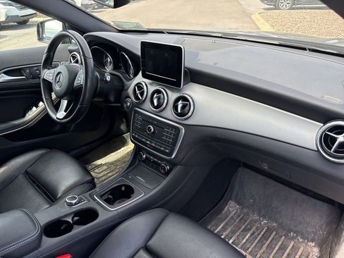 Used 2017 Mercedes-Benz GLA 250 4MATIC image 7