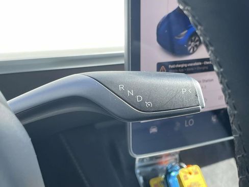 Used 2022 Tesla Model Y Long Range image 13