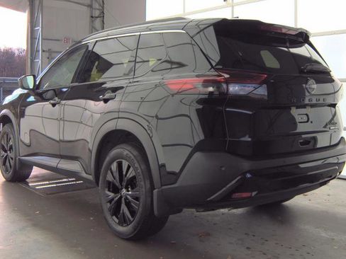 Certified 2023 Nissan Rogue SV w/ SV Premium B Package image 4