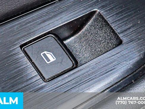 Used 2024 Nissan Rogue SV FWD image 51