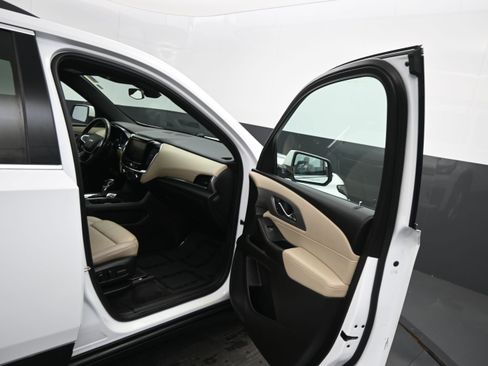 Used 2022 Chevrolet Traverse LT AWD/4WD image 11