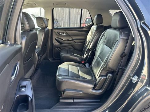 Used 2020 Chevrolet Traverse LT w/ LT Premium Package image 24