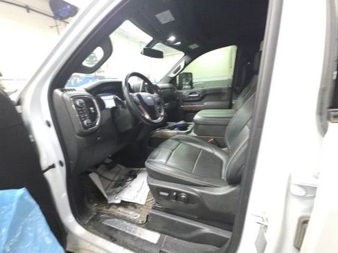 Used 2023 Chevrolet Silverado 2500 High Country image 10