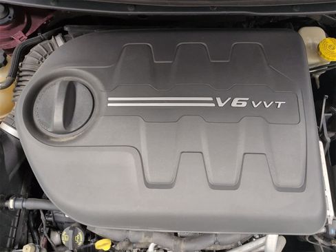 Used 2015 Chrysler 200 S w/ Comfort Group image 15