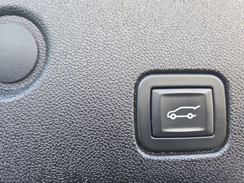 Used 2019 Chevrolet Equinox LT image 18