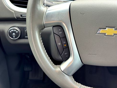 Used 2017 Chevrolet Traverse LT image 24