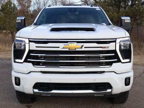 New 2026 Chevrolet Silverado 2500 LT w/ Z71 Chrome Sport Edition image 13
