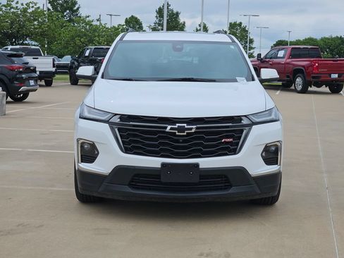 Used 2023 Chevrolet Traverse RS AWD/4WD image 2