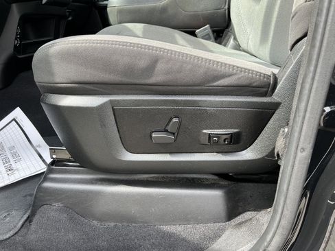 Used 2024 RAM 2500 Big Horn AWD/4WD image 20