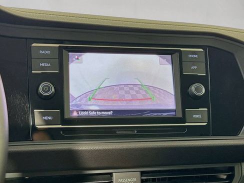 Used 2024 Volkswagen Jetta SE image 16