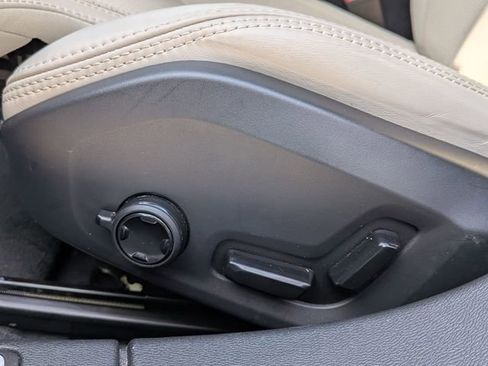 Certified 2025 Volvo V60 B5 Cross Country Ultra image 13