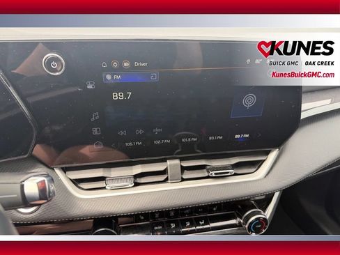 Used 2025 Chevrolet Equinox LT AWD/4WD image 21
