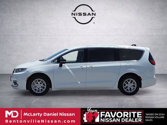 Used 2024 Chrysler Pacifica Touring-L FWD video 3
