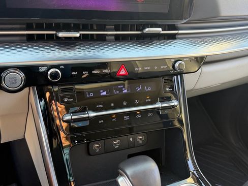 Used 2024 Kia Carnival SX Prestige FWD image 22