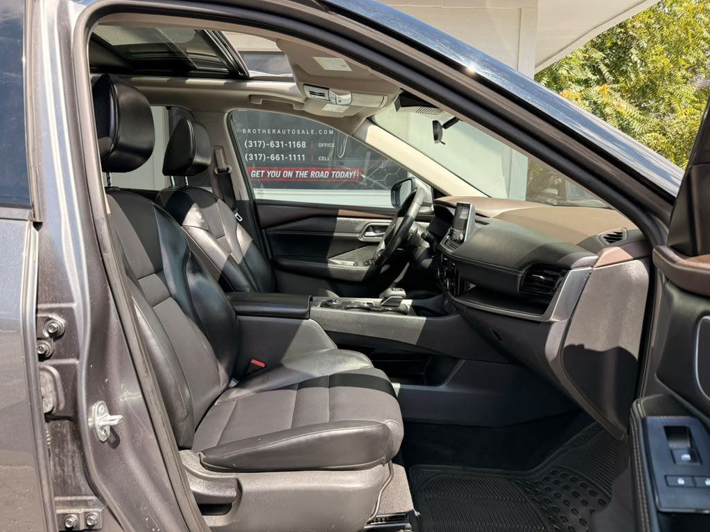 Used 2021 Nissan Rogue SV w/ Premium Package AWD/4WD image 25