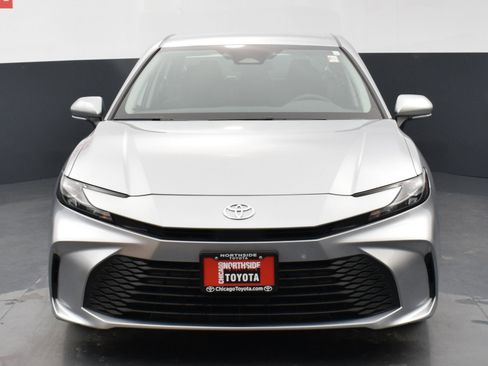 Used 2025 Toyota Camry LE image 7