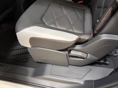 New 2026 Volkswagen Atlas Peak Edition AWD/4WD image 23